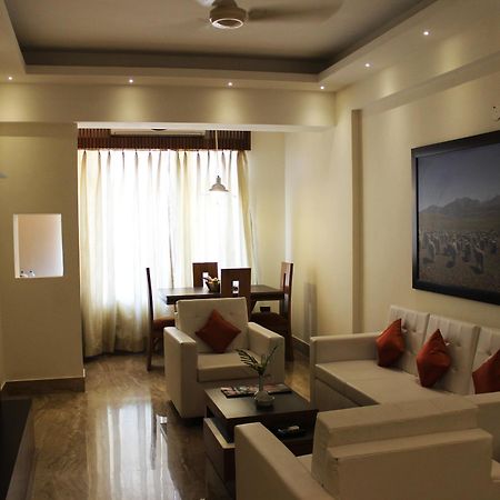 Inderlok Hotel Дехрадун Екстериор снимка